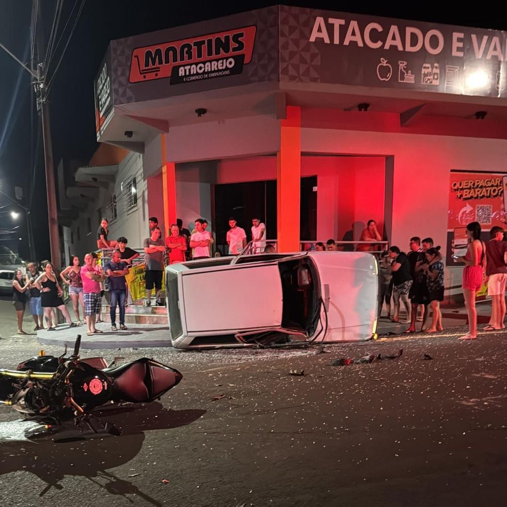 Motociclista morre em grave acidente de trânsito no centro de Rio Azul