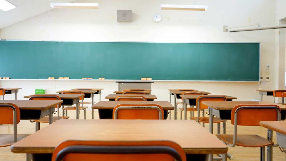 Professor de escola estadual é investigado por abuso de dois alunos dentro de sala de aula no Paraná