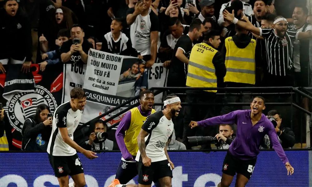 Depay e Yuri Alberto desequilibram e Corinthians vence Majestoso