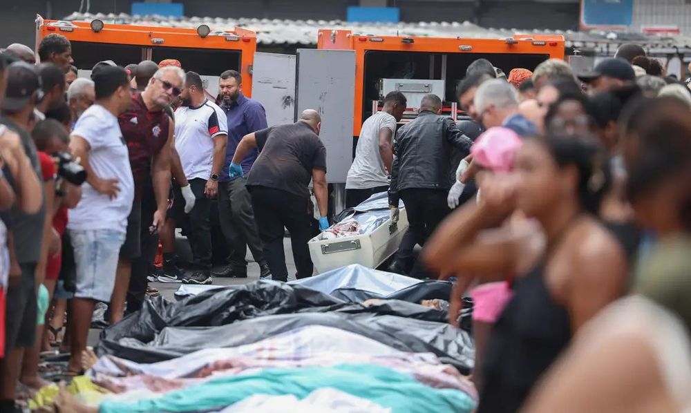 Brasil - Moradores retiram cerca de 60 corpos em área de mata após operação