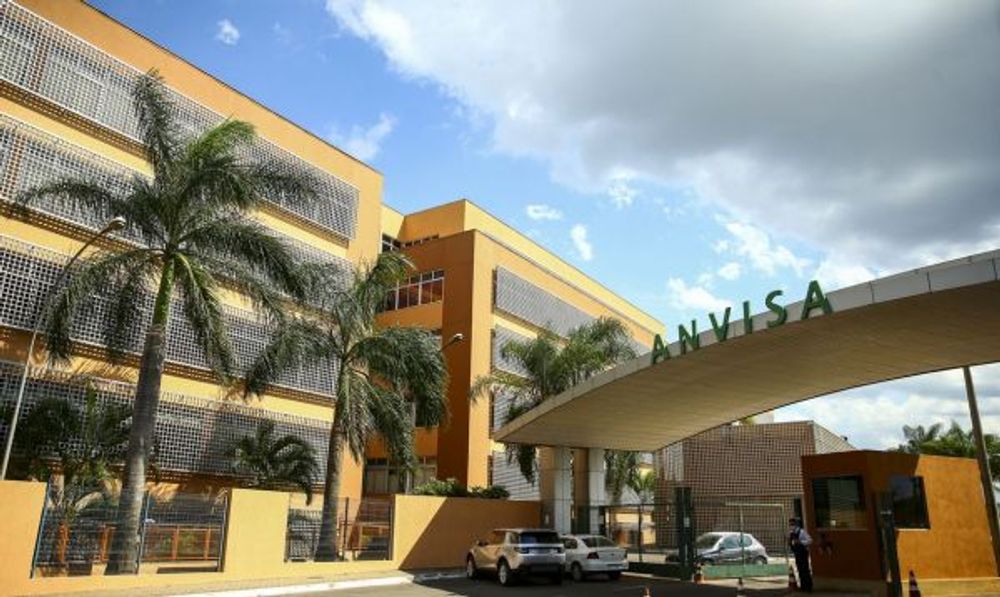 Anvisa determina suspensão de tônico capilar e apreensão de cosméticos