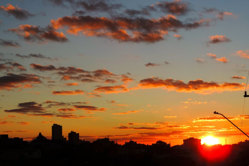 Após frente fria, Paraná terá semana com chuvas irregulares e maior presença de sol