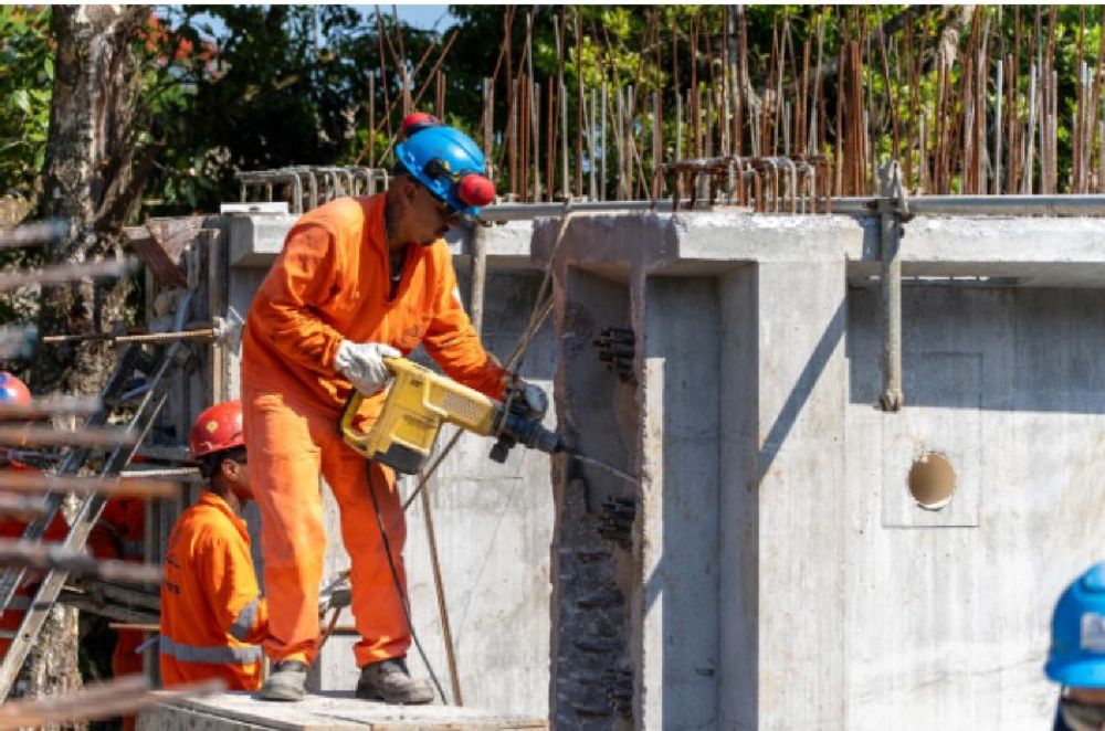 Paraná renova piso salarial para até R$ 2,4 mil e deve manter maior valor do Brasil em 2026