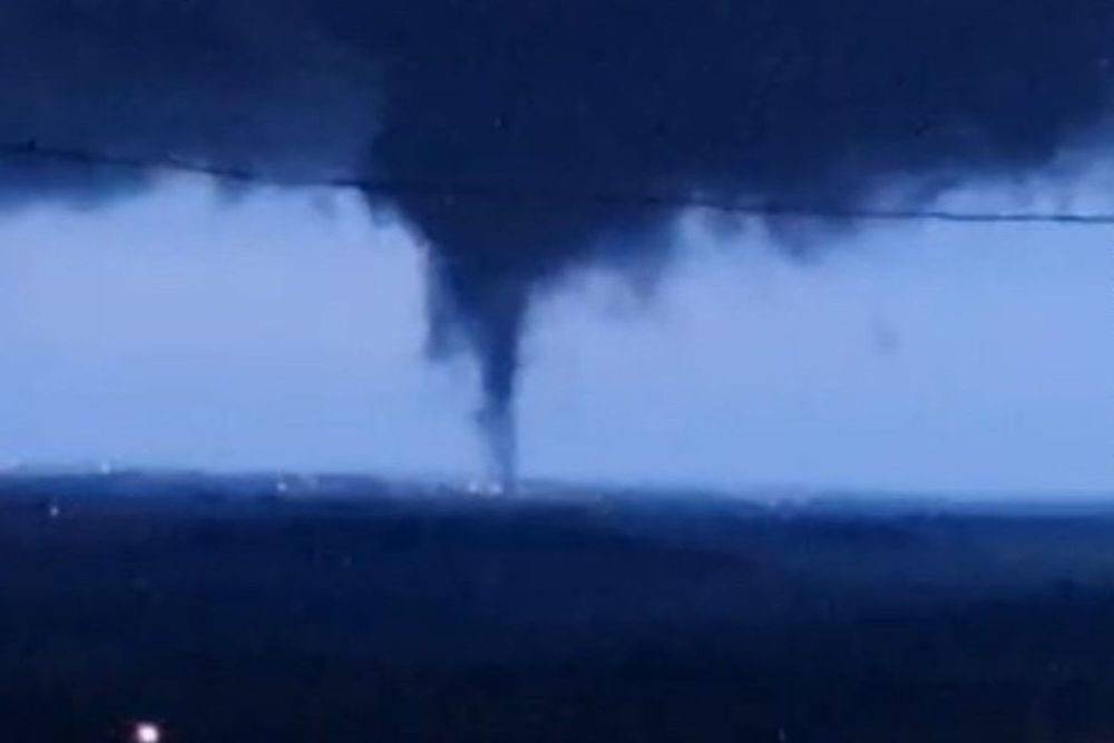 PARANÁ - Tornado provoca ventos de até 120 km/h e causa estragos em Mercedes