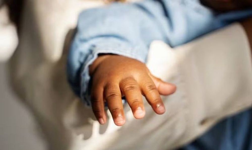 Pai que matou filha de cinco meses porque ela chorava é condenado a 45 anos de prisão no Paraná